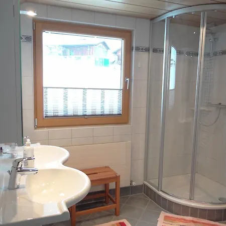 豪斯米特格瑞斯公寓 *