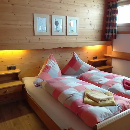 Haus Mittergries Apartman Tux