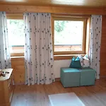 Haus Mittergries 아파트 턱스